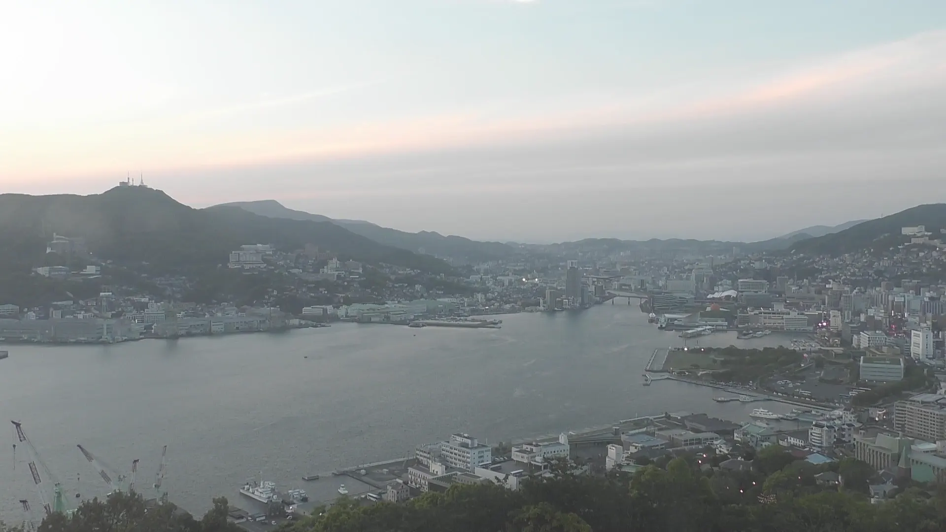 鍋冠山公園 即時影像 - 2026-04-16 18:46