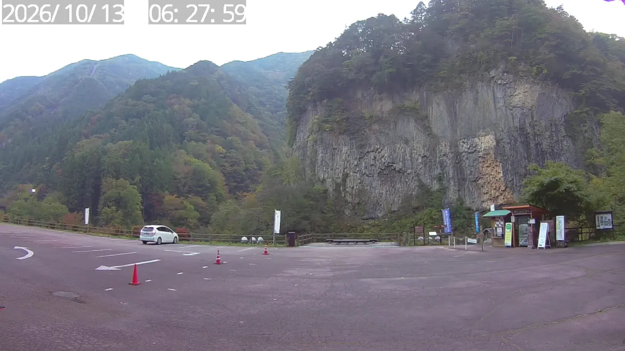 巖立峡 / 巖立公園 即時影像 - 2026-10-13 06:28