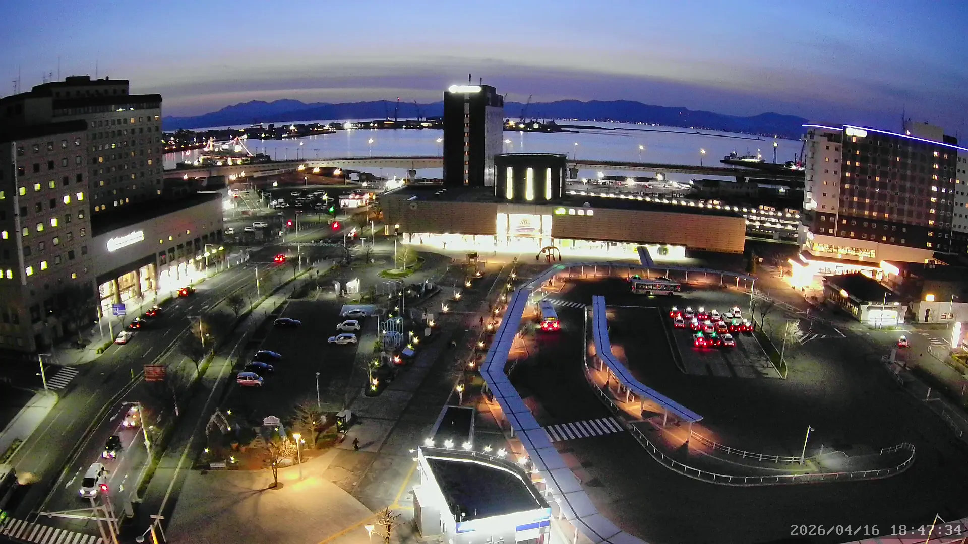 JR函館站 即時影像 - 2026-04-16 18:47