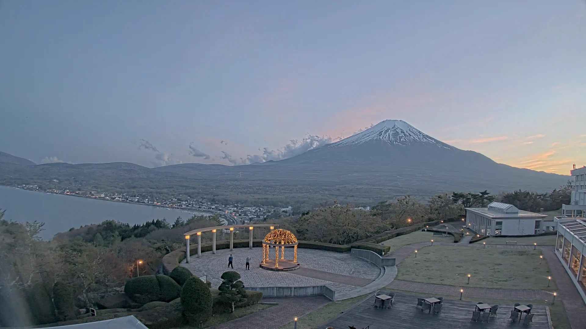 富士山大飯店 即時影像 - 2026-04-21 18:34