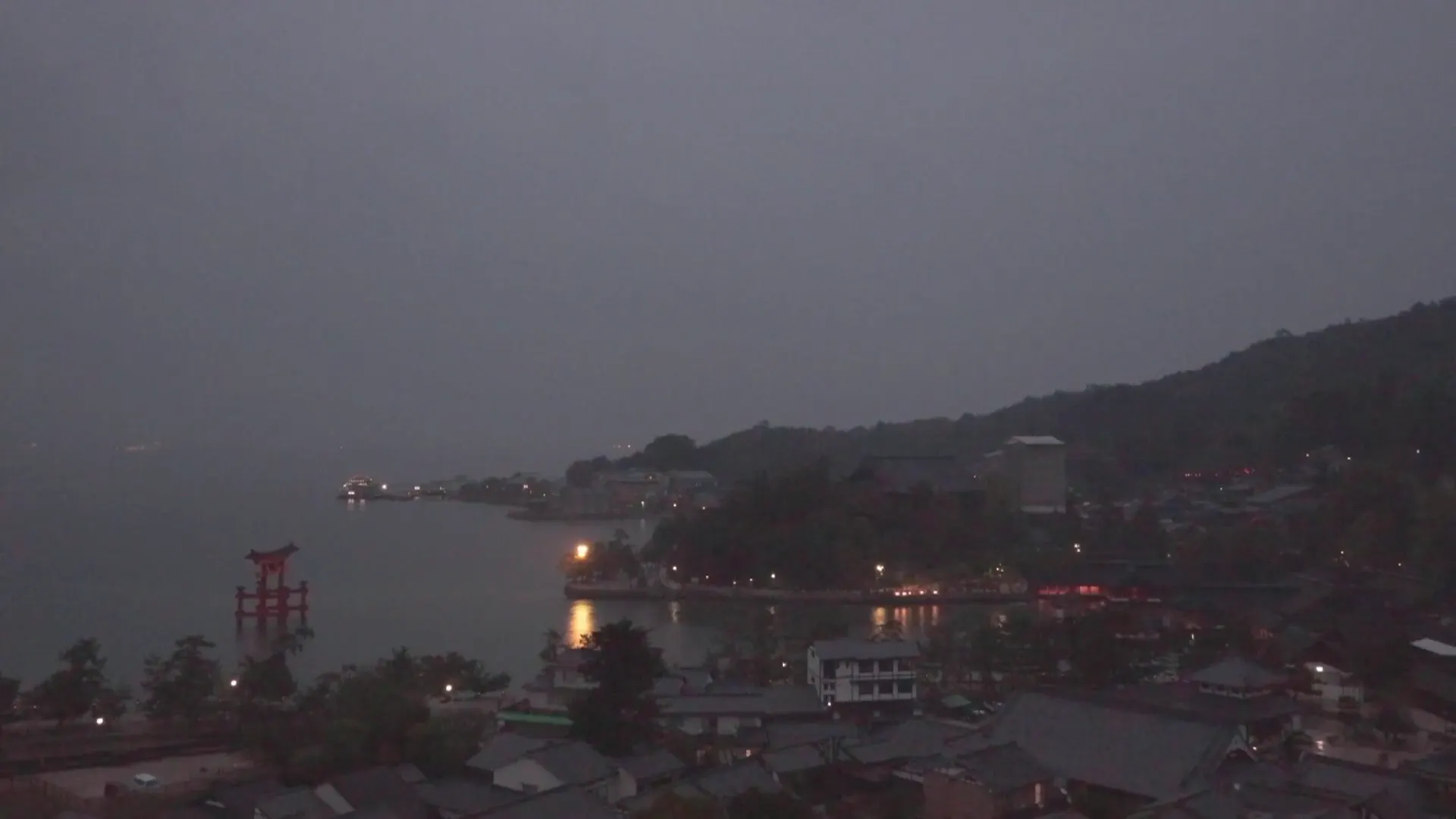嚴島神社 大鳥居 即時影像 - 2026-04-14 18:46